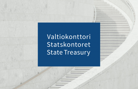 Valkoiset portaat ja Valtiokonttorin kolmikielinen logo.