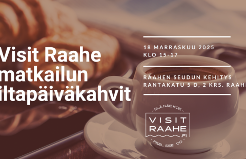 matkailun iltapäiväkahvit. Pöydällä kahvikuppi ja korvapuusti