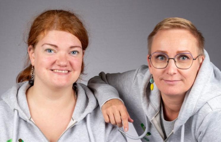 Kuva: Kohtaantoa-hanke. Kasvokuva Anna-Mari Selkäinahosta ja Taija Hirvosesta.