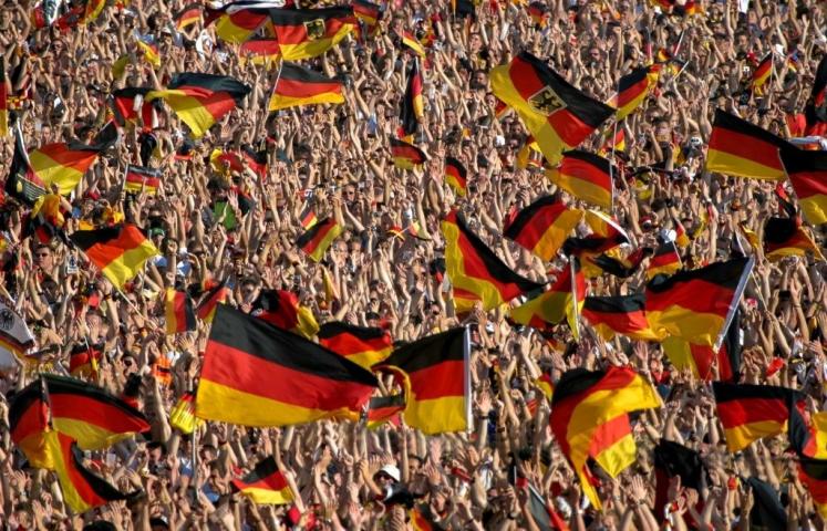 Saksan lippuja.
