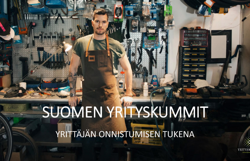 Nuori henkilö työpajassa, tekstinä Suomen Yrityskummit yrittäjän onnistumisen tukena.